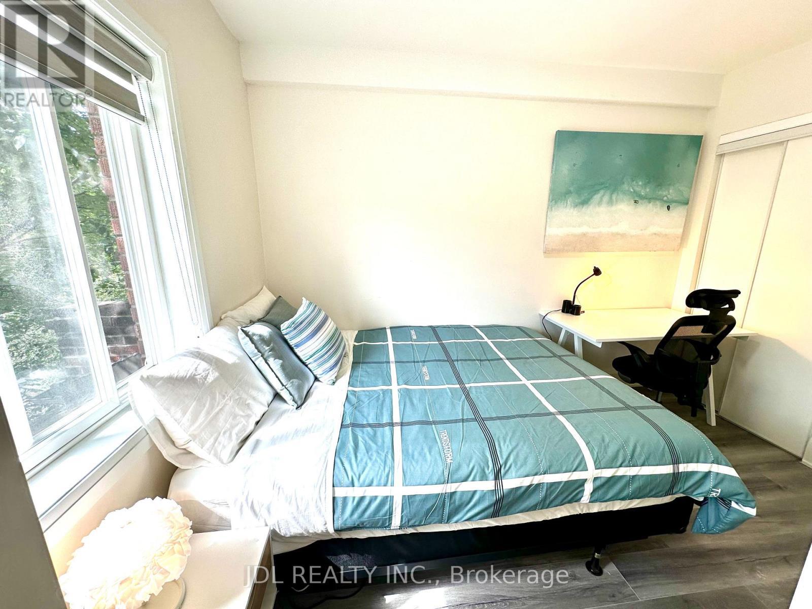 5 - 5 Sorauren Avenue, Toronto, ON - Indoor Photo Showing Bedroom