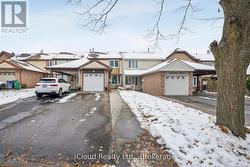 36 BERKSHIRE SQUARE E Brampton, ON L6Z 1N4