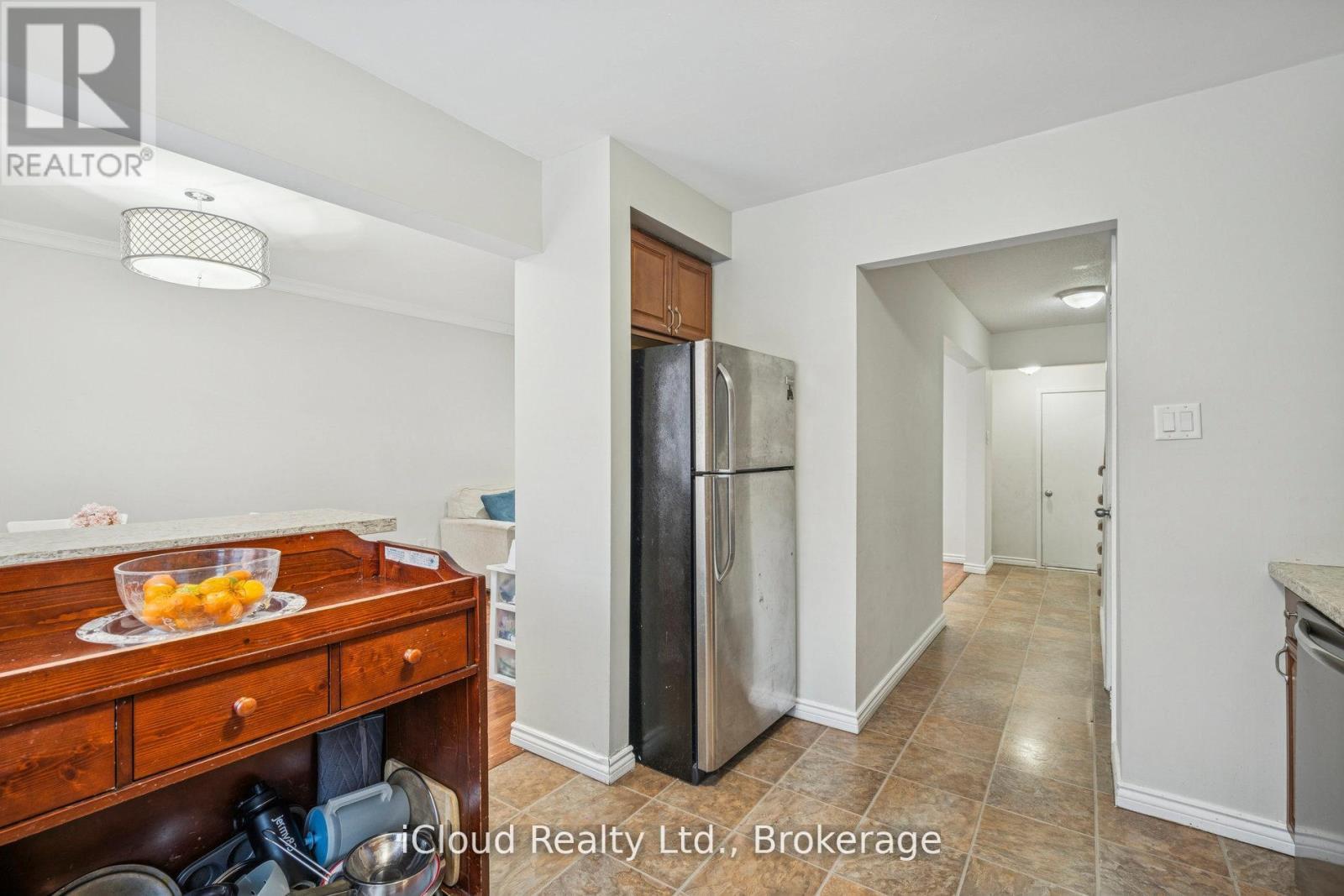 36 Berkshire Square E, Brampton, ON - Indoor