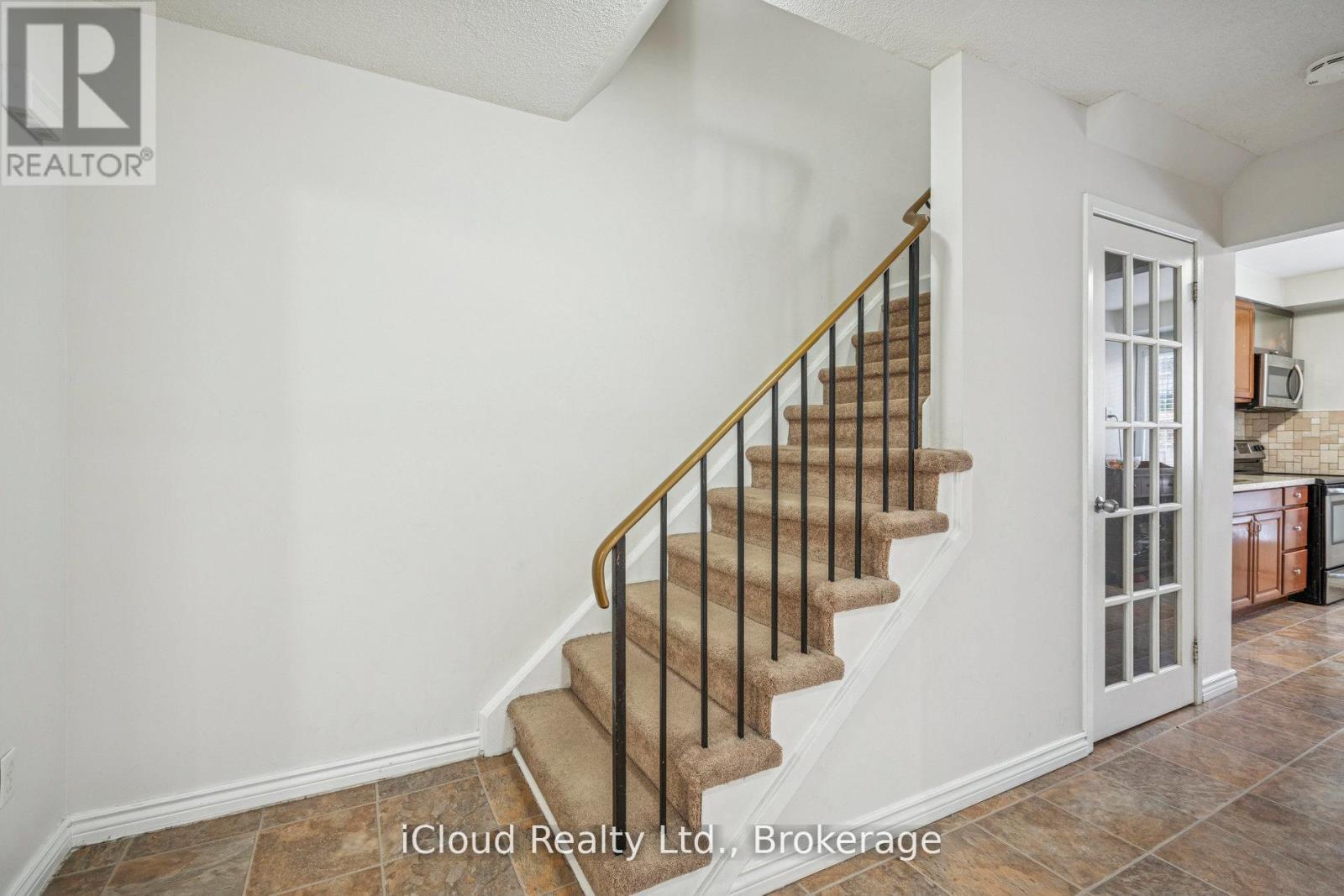36 Berkshire Square E, Brampton, ON - Indoor Photo Showing Other Room
