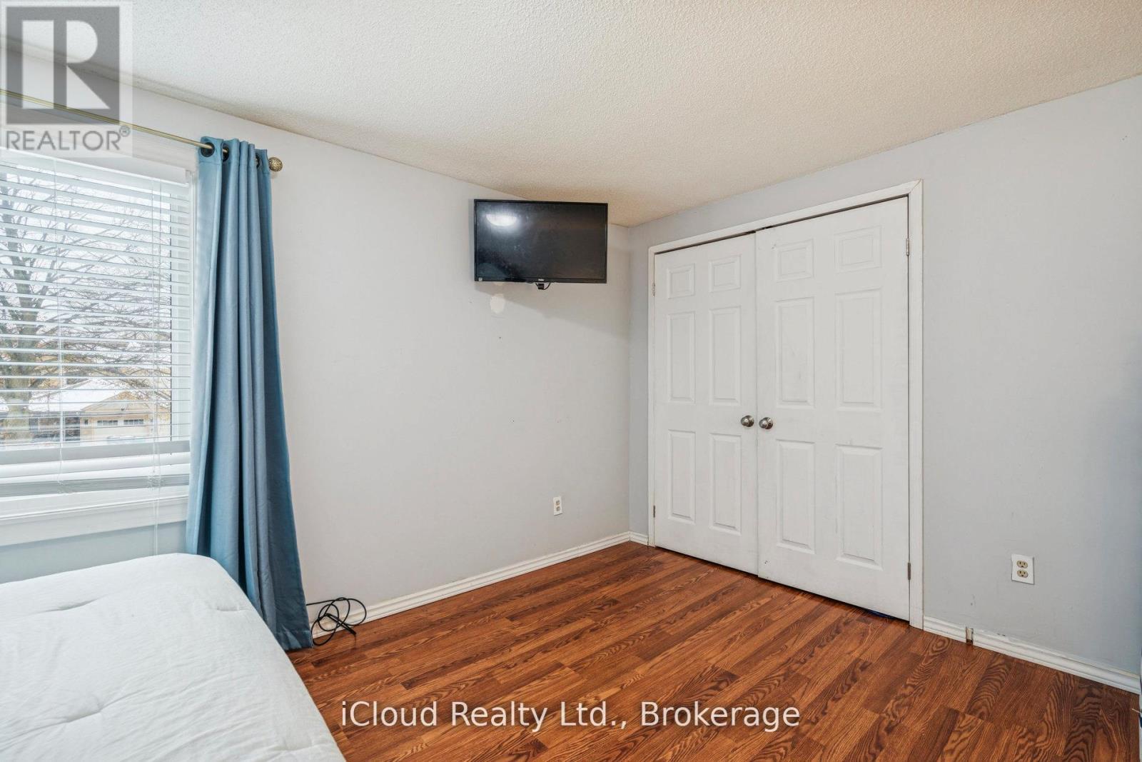 36 Berkshire Square E, Brampton, ON - Indoor Photo Showing Bedroom