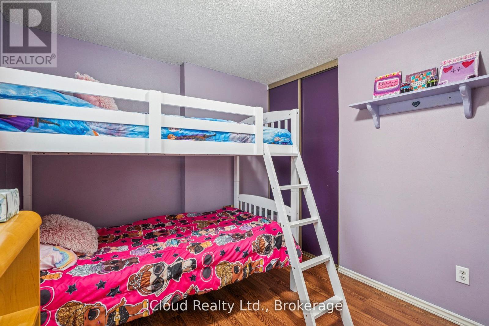 36 Berkshire Square E, Brampton, ON - Indoor Photo Showing Bedroom