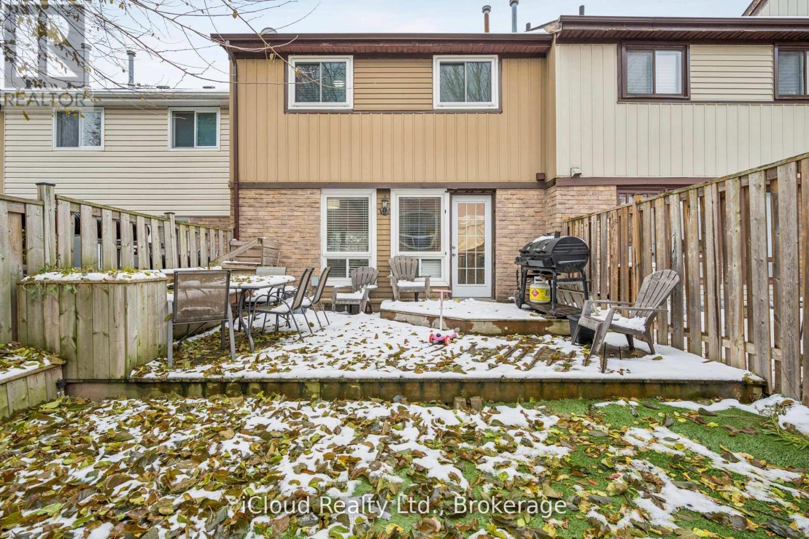 36 Berkshire Square E, Brampton, ON - Outdoor With Deck Patio Veranda