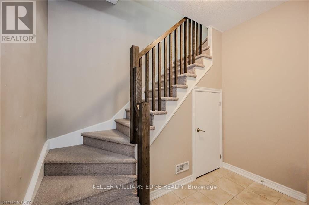 83 - 1401 Plains Road E, Burlington, ON - Indoor Photo Showing Other Room