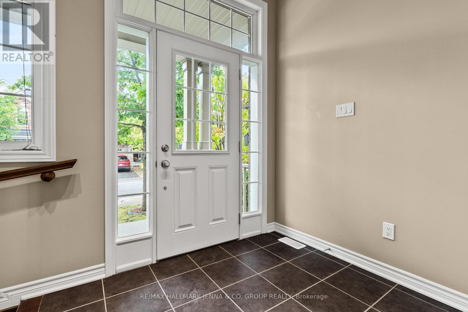 326 Gallantry Way, Ottawa, ON - Indoor Photo Showing Other Room