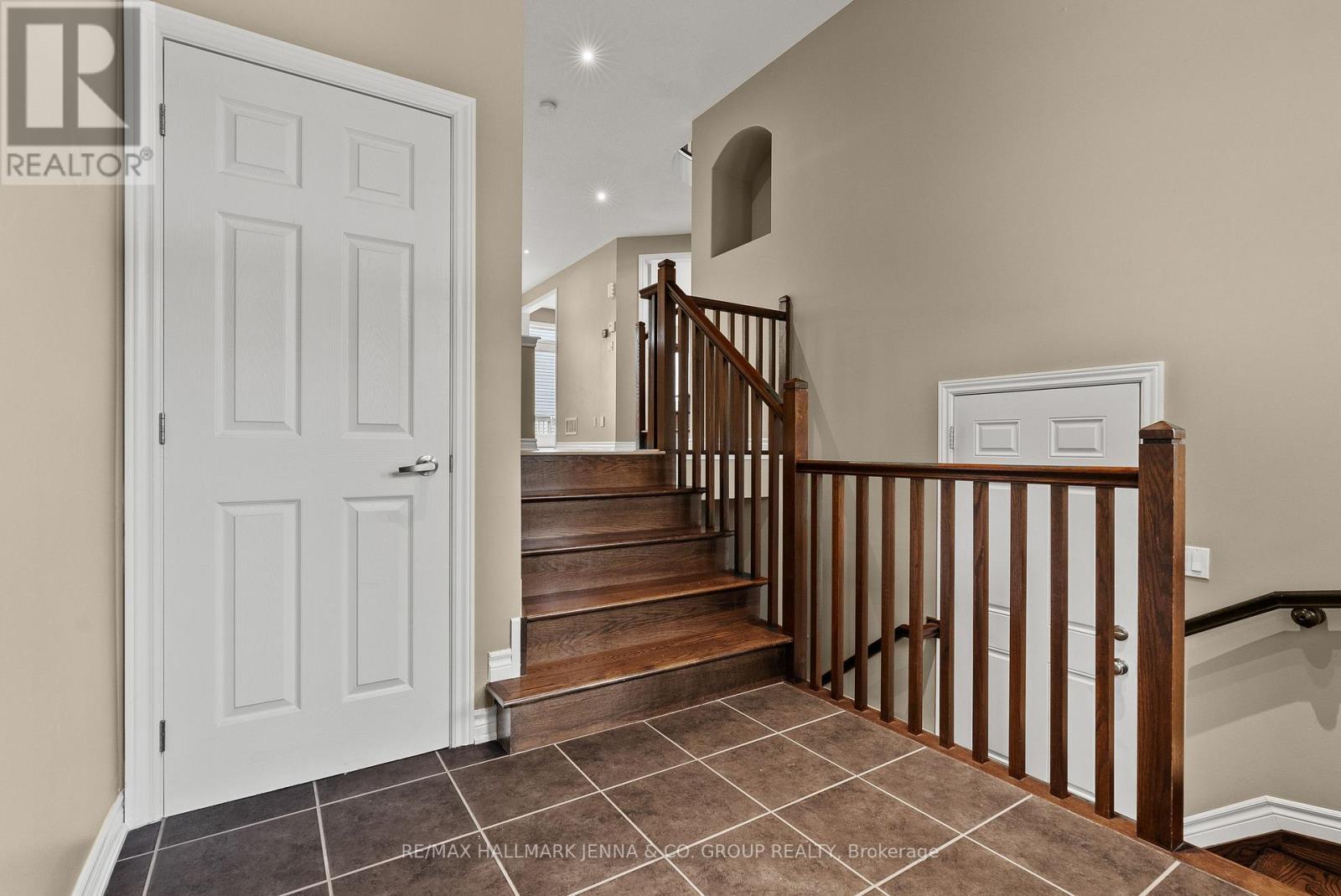 326 Gallantry Way, Ottawa, ON - Indoor Photo Showing Other Room