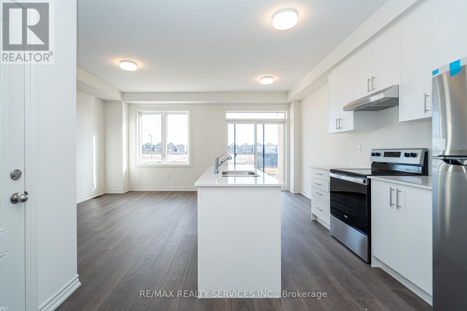 123 Sanderson Drive, Kawartha Lakes, ON - Indoor Photo Showing Kitchen