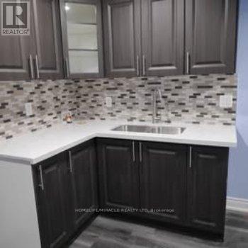 12 Manzanita Crescent, Brampton, ON - Indoor Photo Showing Kitchen With Double Sink With Upgraded Kitchen