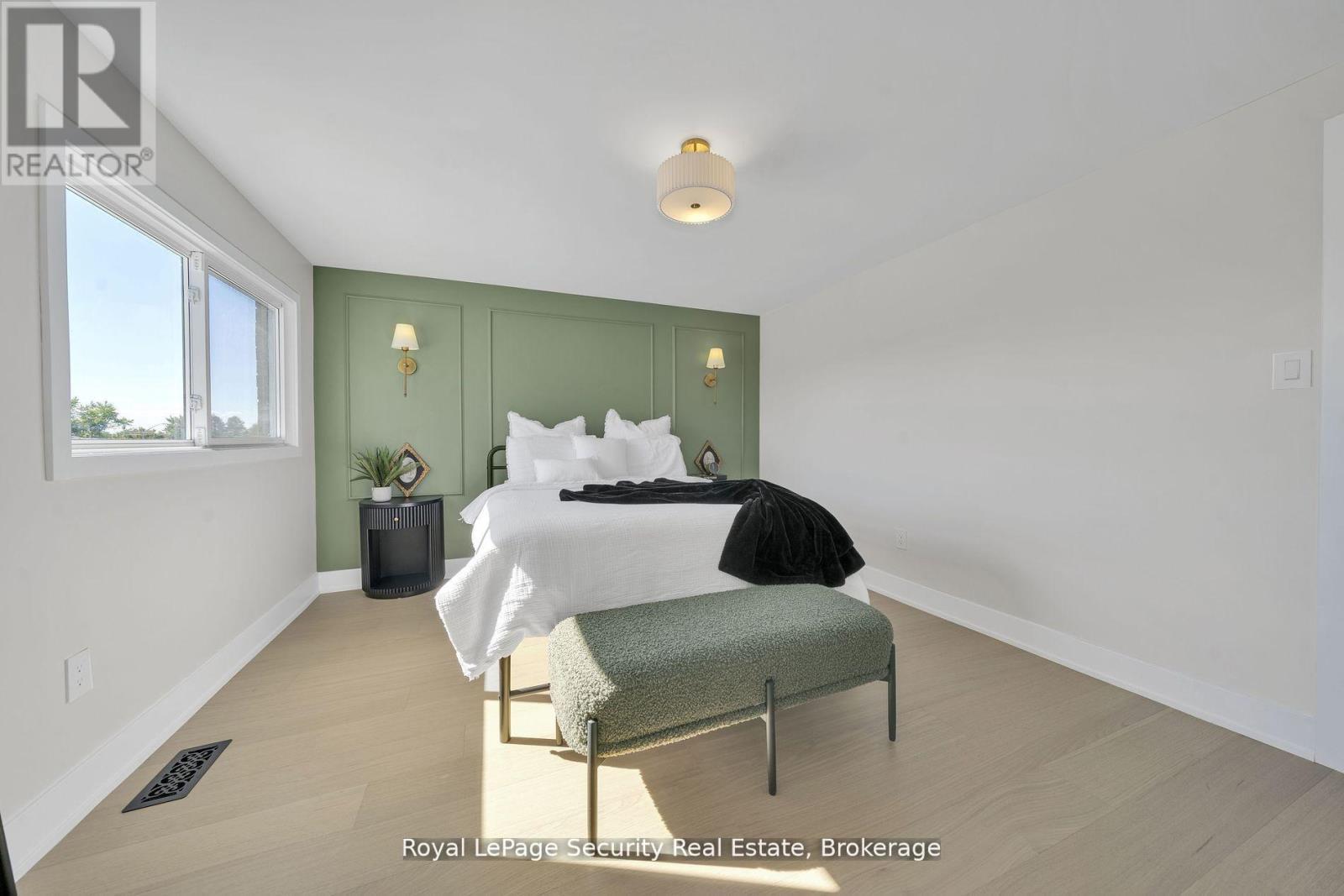 74 Andrea Lane, Vaughan, ON - Indoor Photo Showing Bedroom