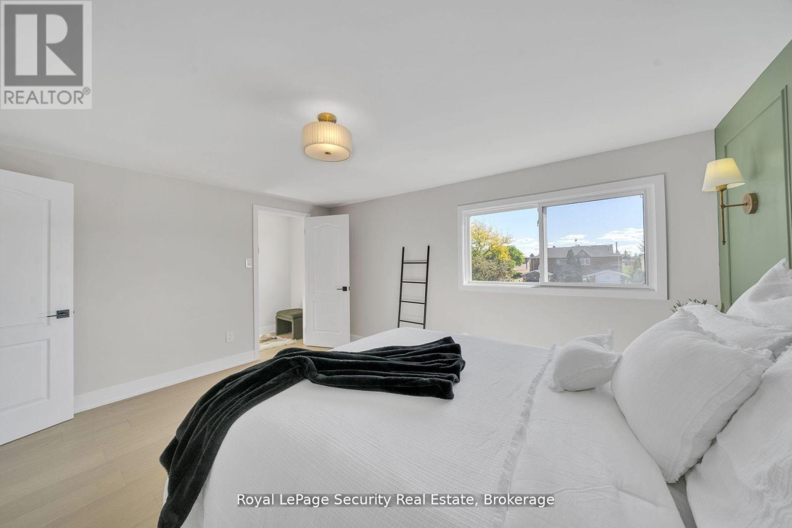 74 Andrea Lane, Vaughan, ON - Indoor Photo Showing Bedroom