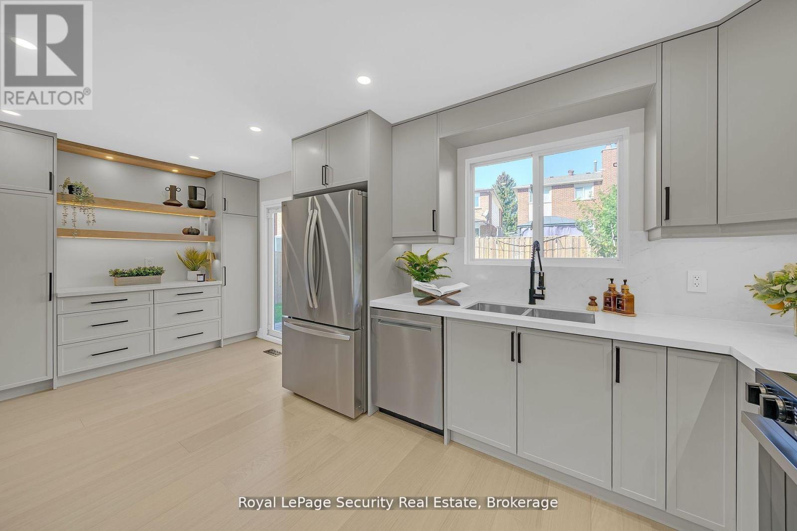 74 Andrea Lane, Vaughan, ON - Indoor Photo Showing Kitchen With Stainless Steel Kitchen With Double Sink