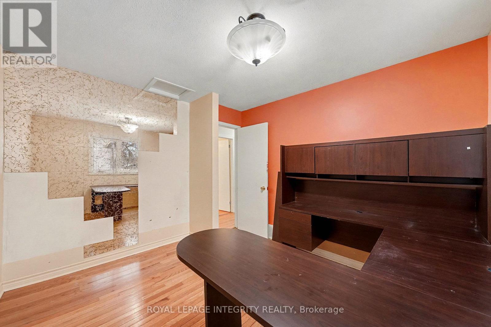 Bedroom 3 - 1160 Barnett Drive, Ottawa, ON - Indoor With Fireplace