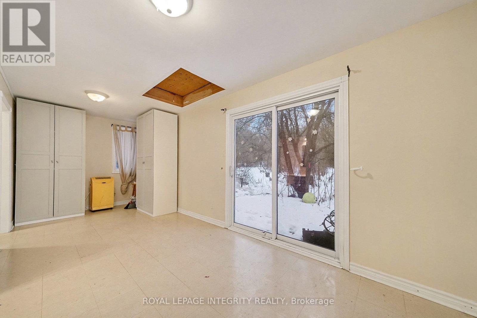 Garage Recreation Room - 1160 Barnett Drive, Ottawa, ON - Indoor Photo Showing Other Room