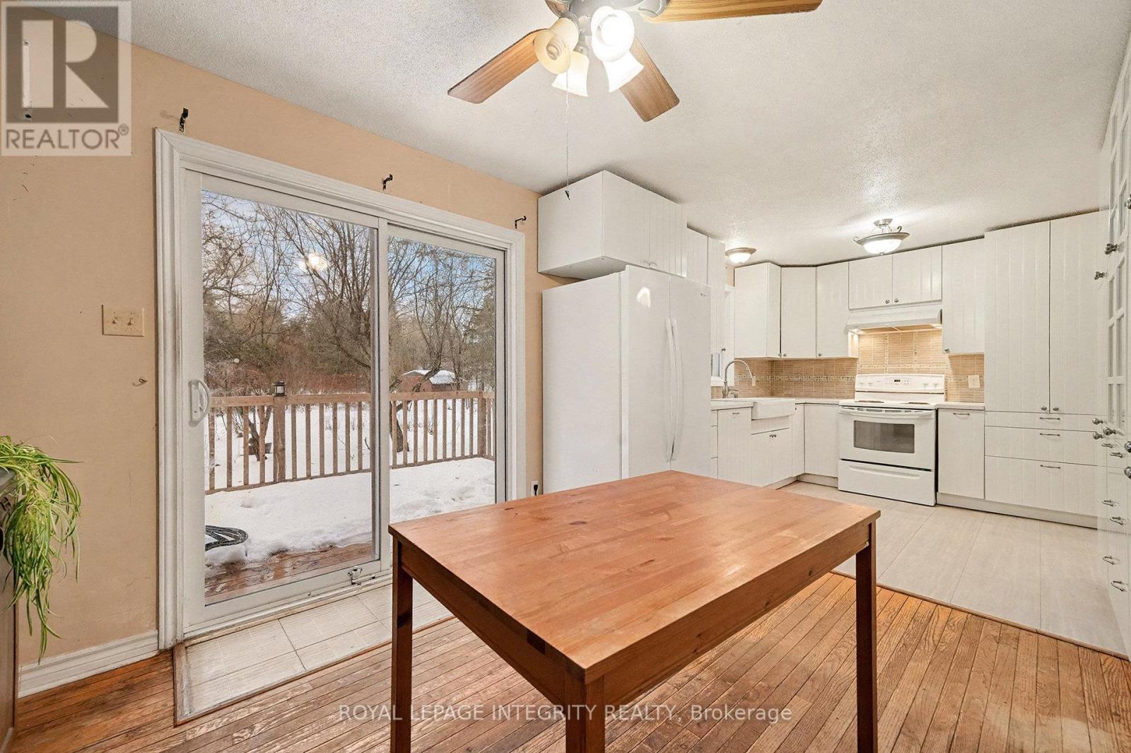 Eat in Kitchen with walkout to deck - 1160 Barnett Drive, Ottawa, ON - Indoor Photo Showing Kitchen