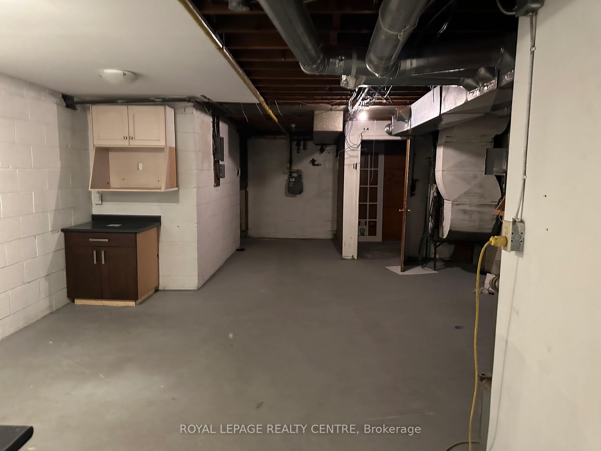 102 Lakeshore Road E, Mississauga, ON