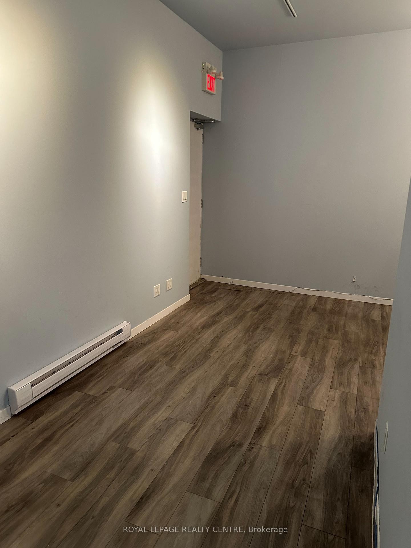 102 Lakeshore Road E, Mississauga, ON