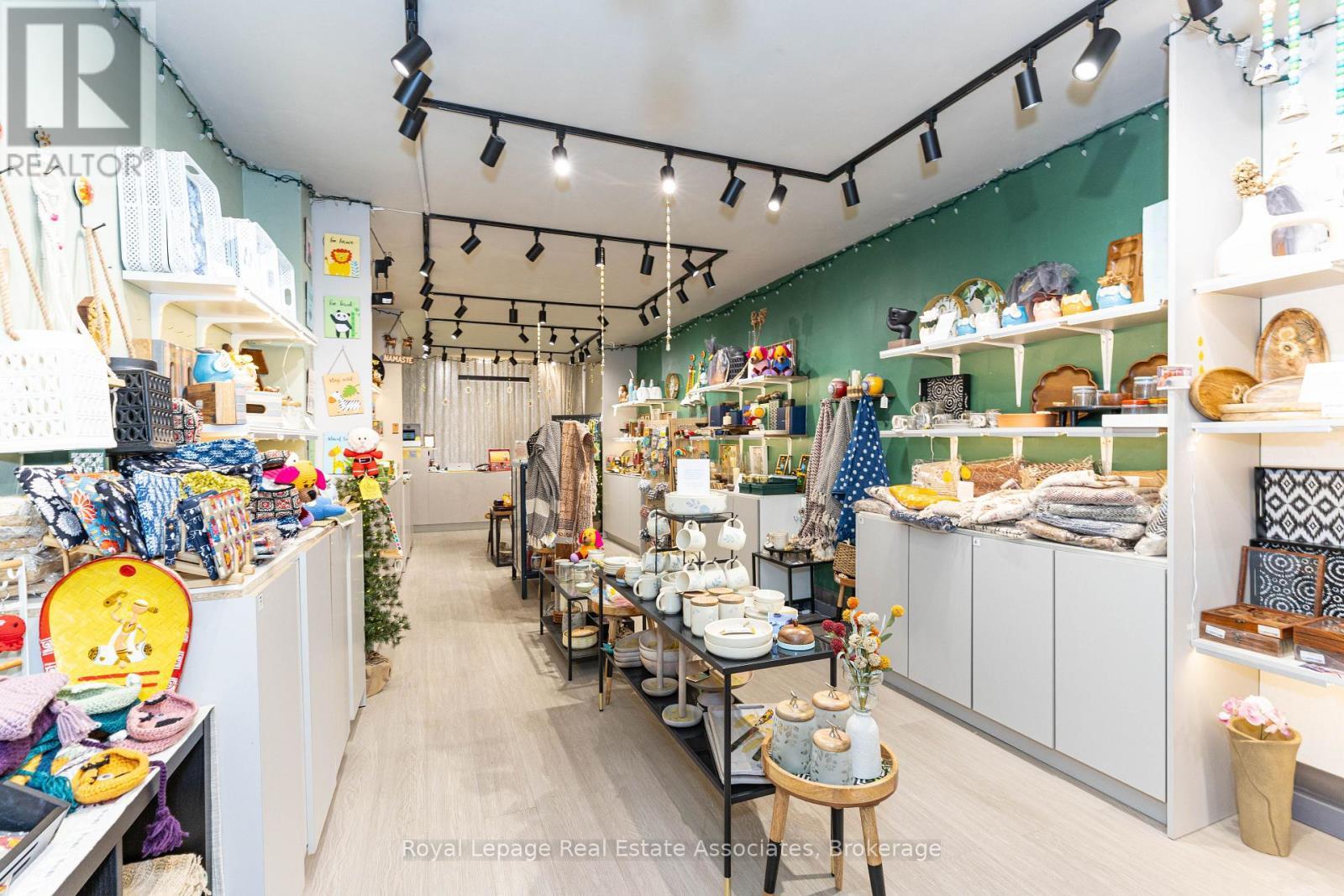 (Shared) - 618 Queen Street W, Toronto, ON