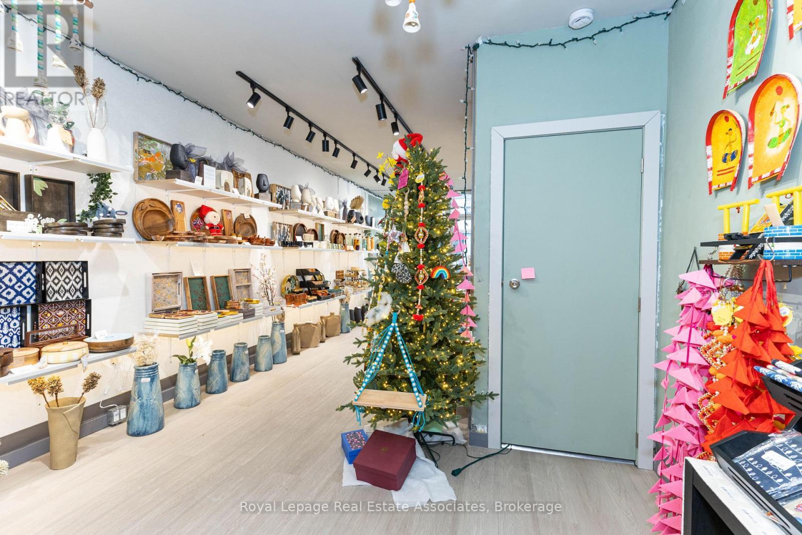 (Shared) - 618 Queen Street W, Toronto, ON