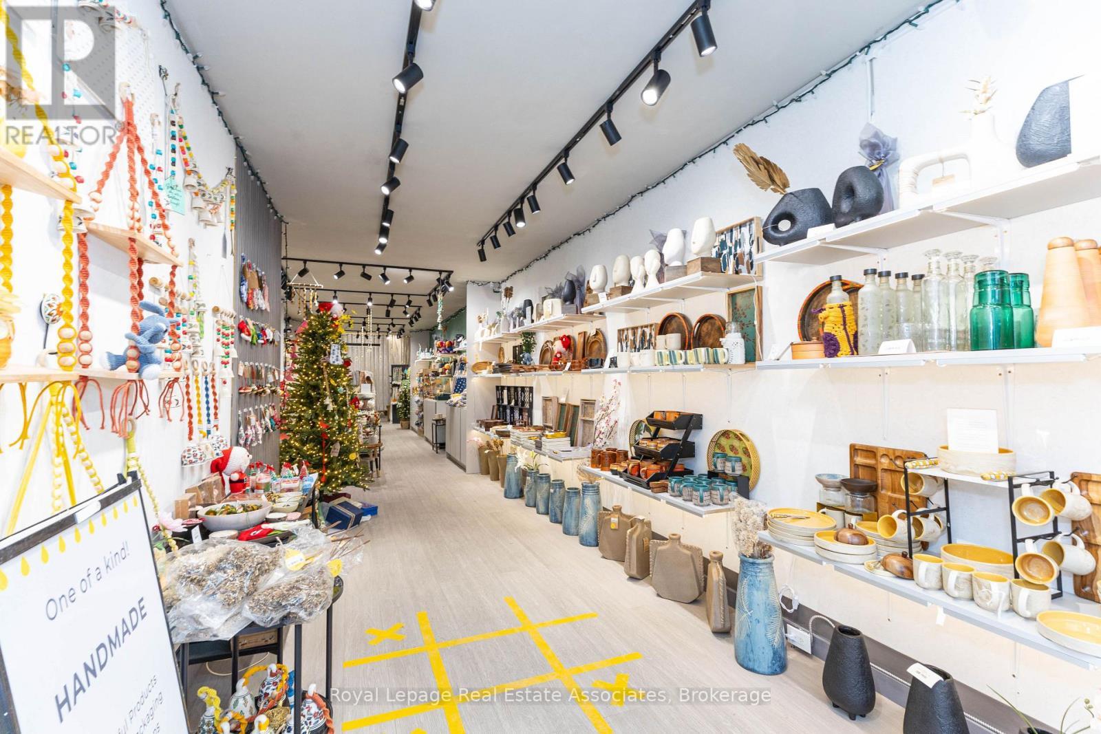 (Shared) - 618 Queen Street W, Toronto, ON