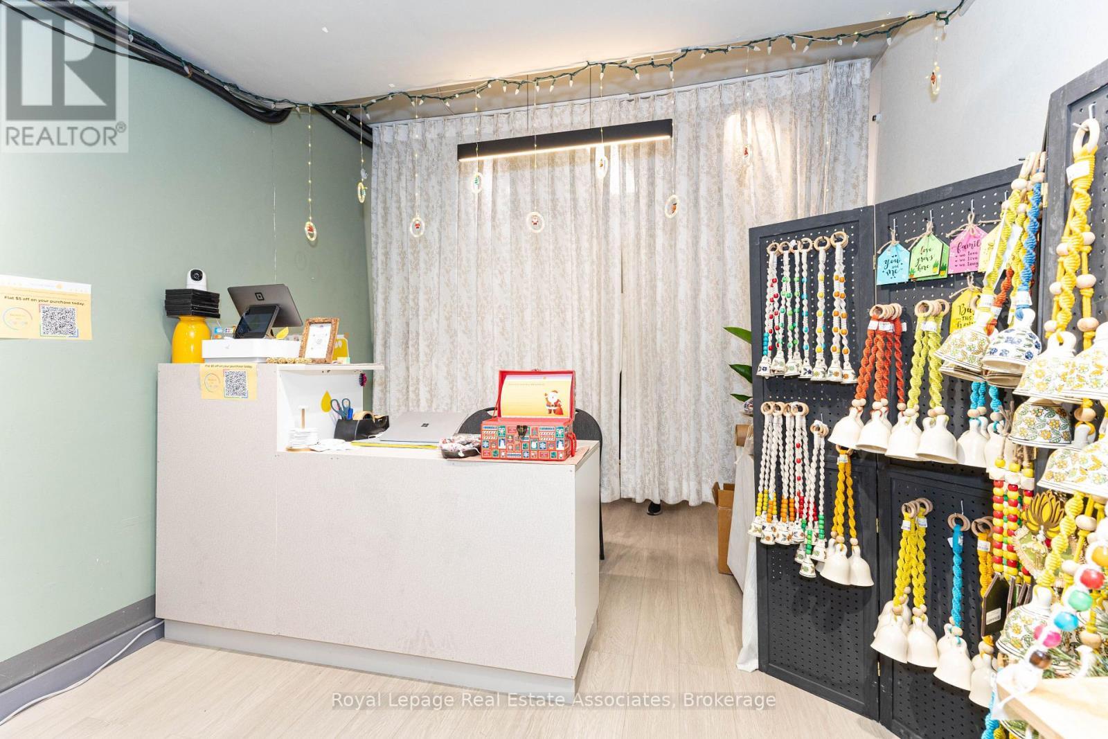 (Shared) - 618 Queen Street W, Toronto, ON