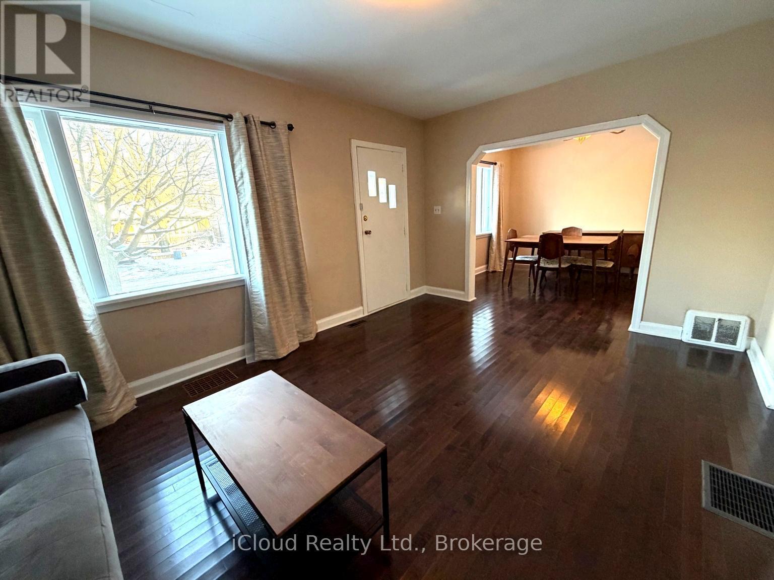 36 Fairwood Crescent, Toronto, ON - Indoor