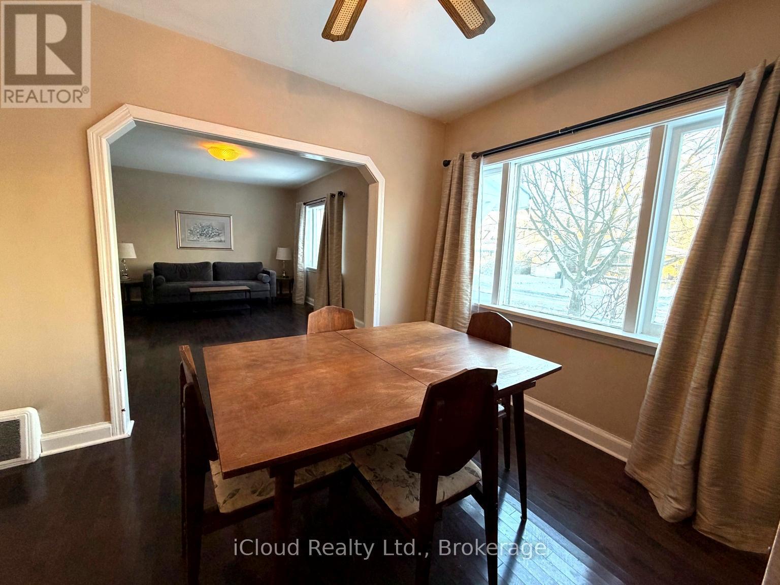 36 Fairwood Crescent, Toronto, ON - Indoor Photo Showing Dining Room