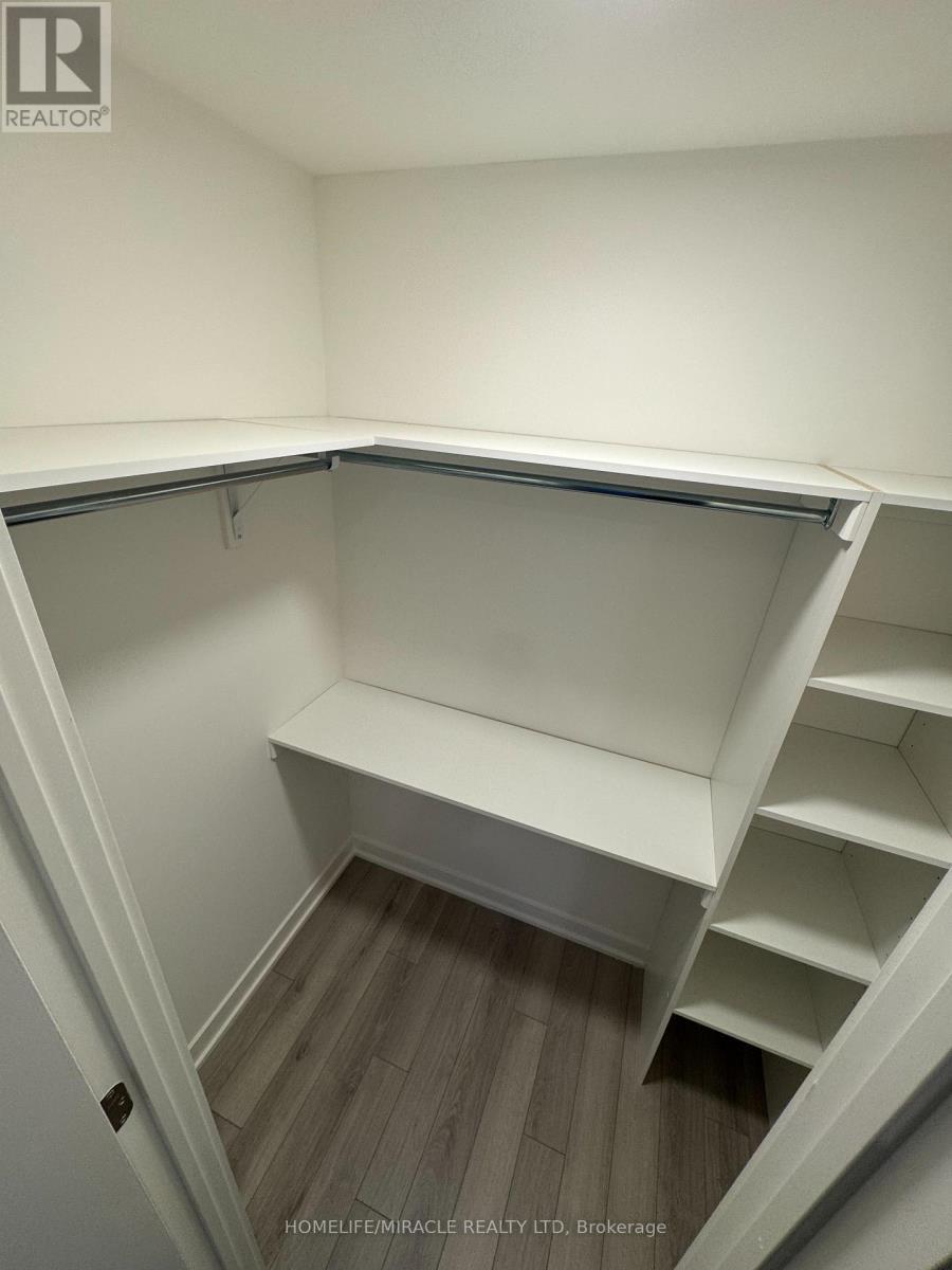 1706 - 3079 Trafalgar Road, Oakville, ON - Indoor With Storage