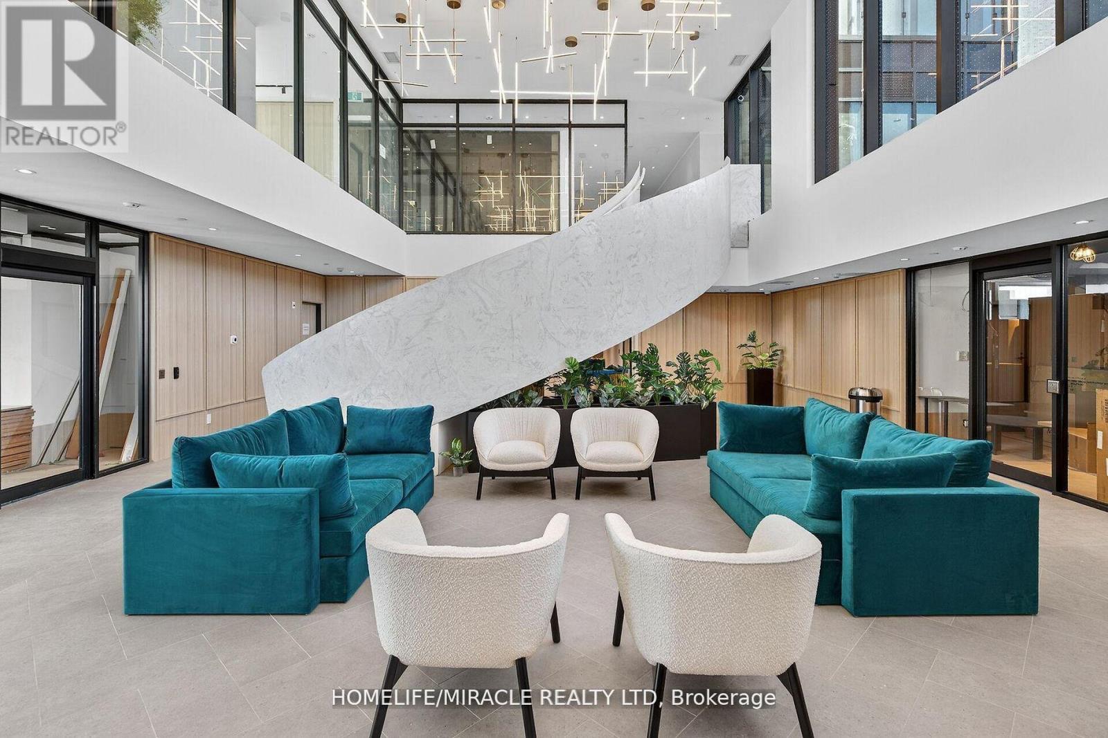 1706 - 3079 Trafalgar Road, Oakville, ON - Indoor