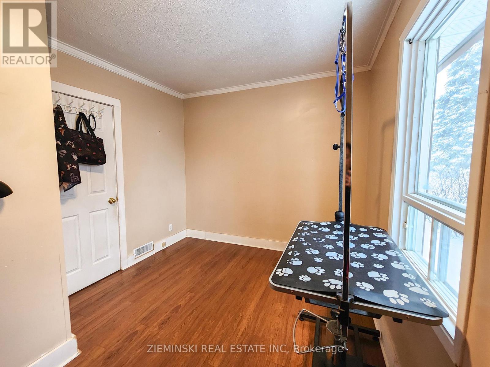 123 Picadilly Circle, Iroquois Falls, ON - Indoor