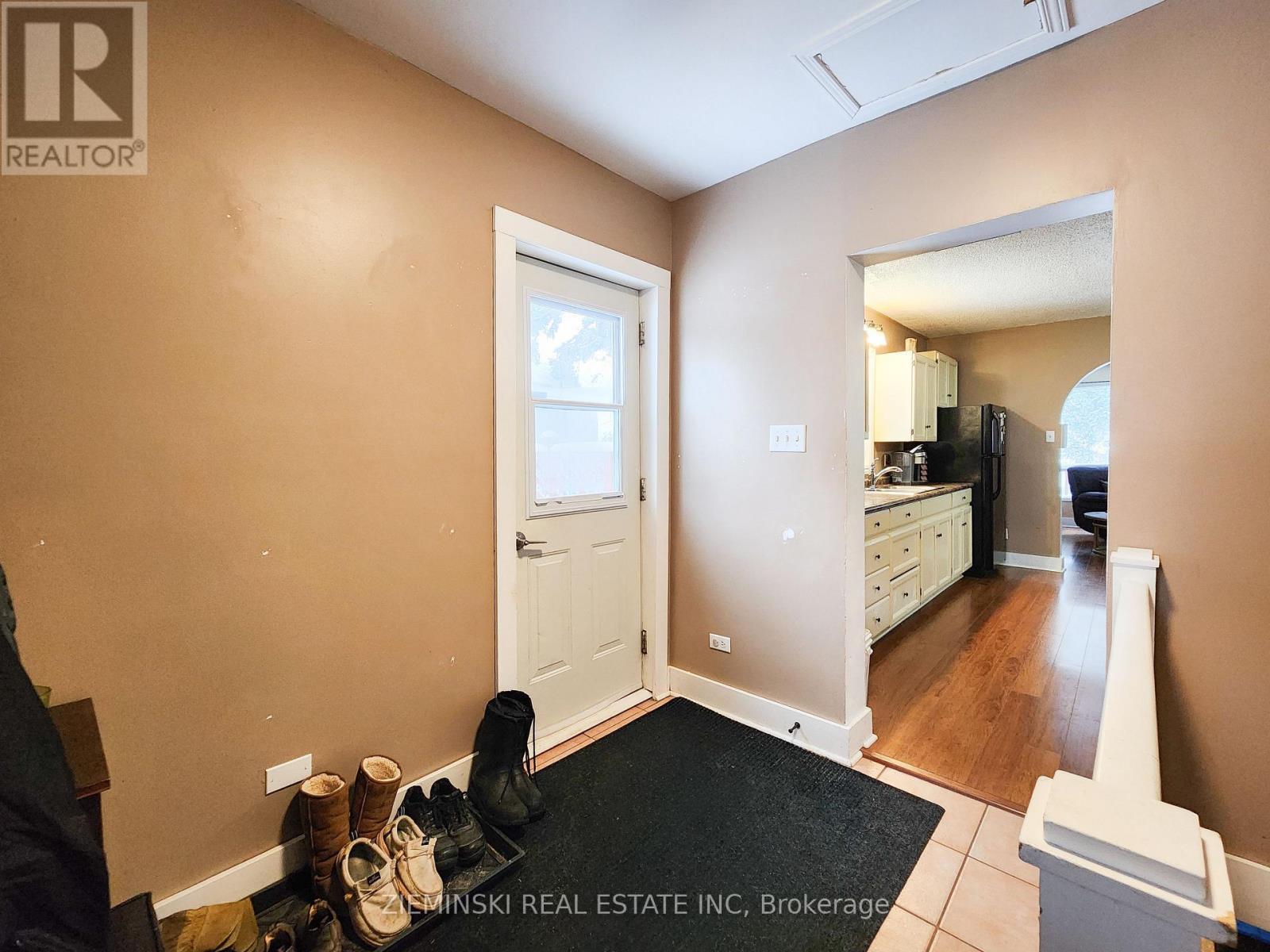 123 Picadilly Circle, Iroquois Falls, ON - Indoor Photo Showing Other Room