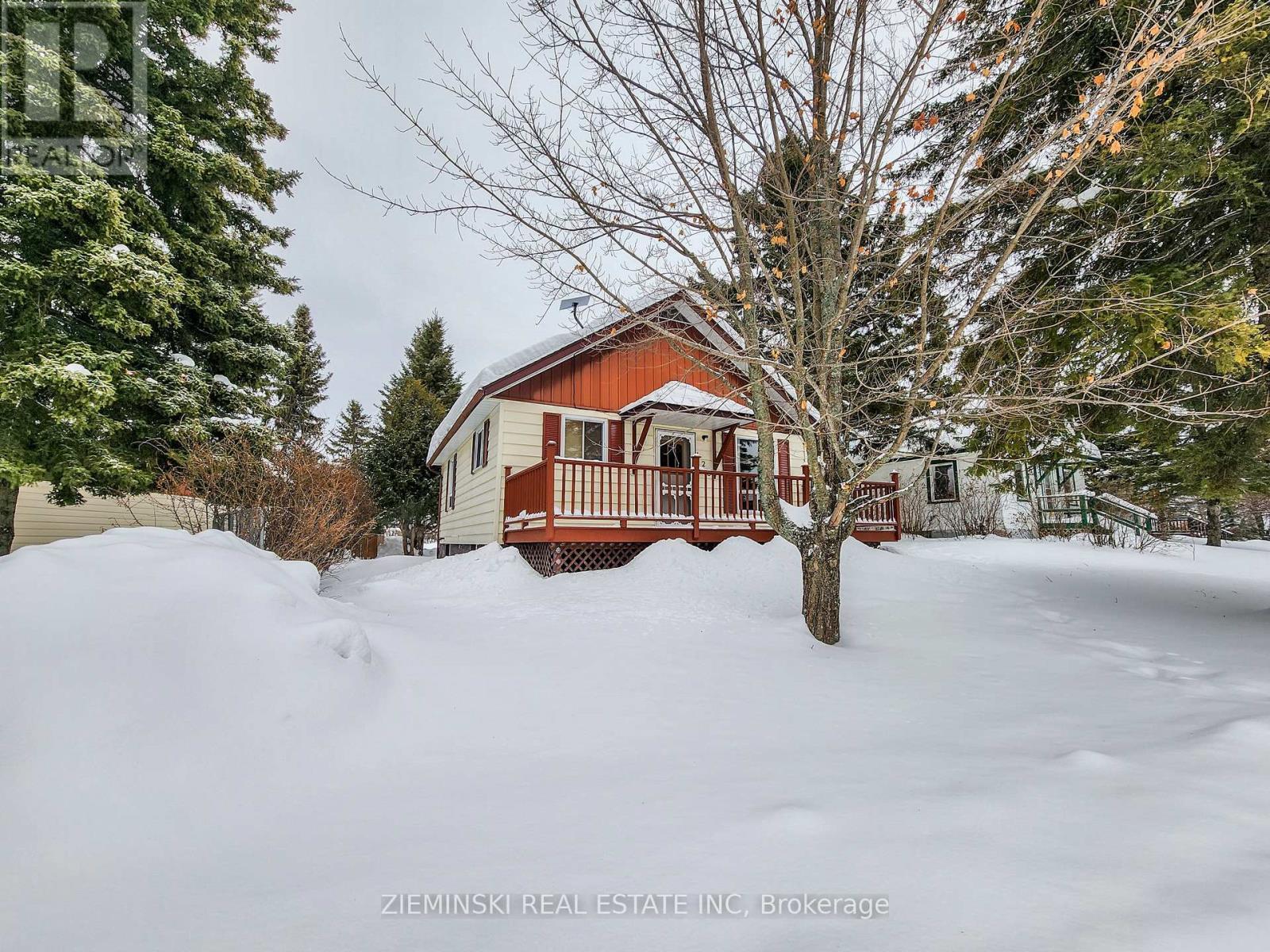 123 Picadilly Circle, Iroquois Falls, ON - Outdoor