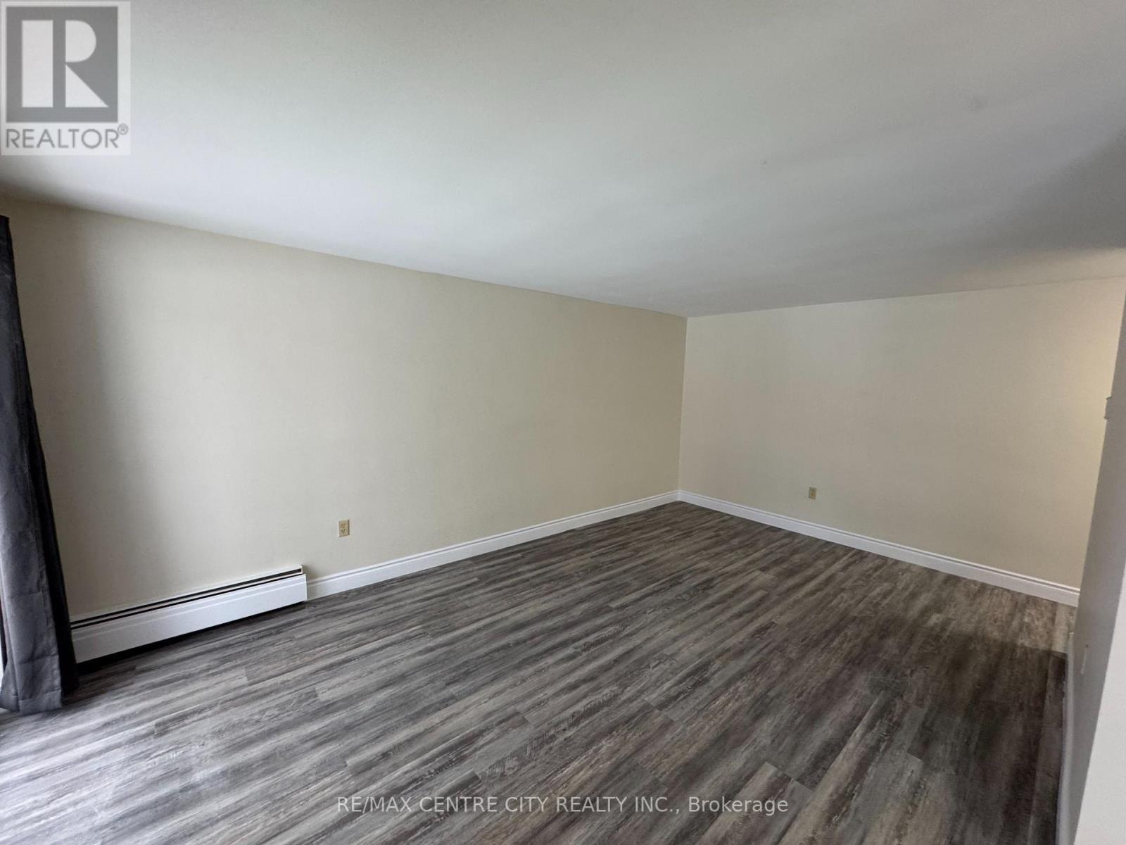 114 - 1825 Whitney Street E, London East (East H), ON - Indoor Photo Showing Other Room