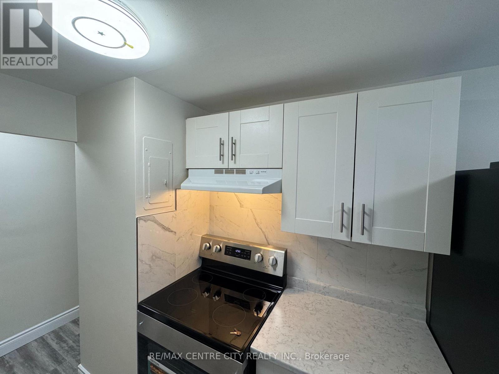 114 - 1825 Whitney Street E, London East (East H), ON - Indoor Photo Showing Kitchen