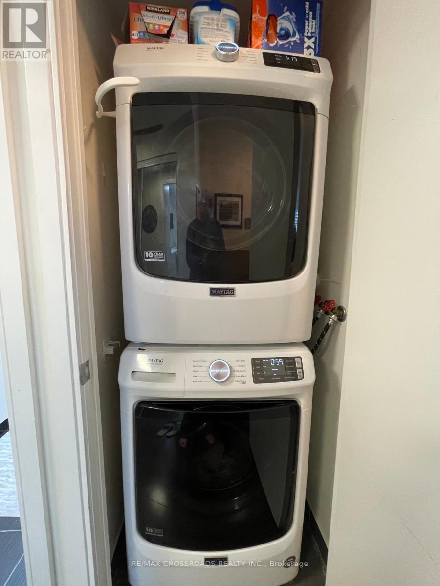 2504 - 181 Wynford Drive, Toronto, ON - Indoor Photo Showing Laundry Room