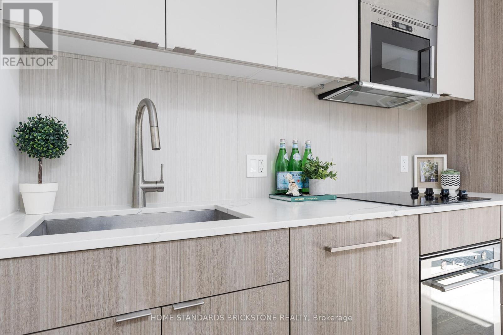 314 - 840 St Clair Avenue, Toronto, ON - Indoor