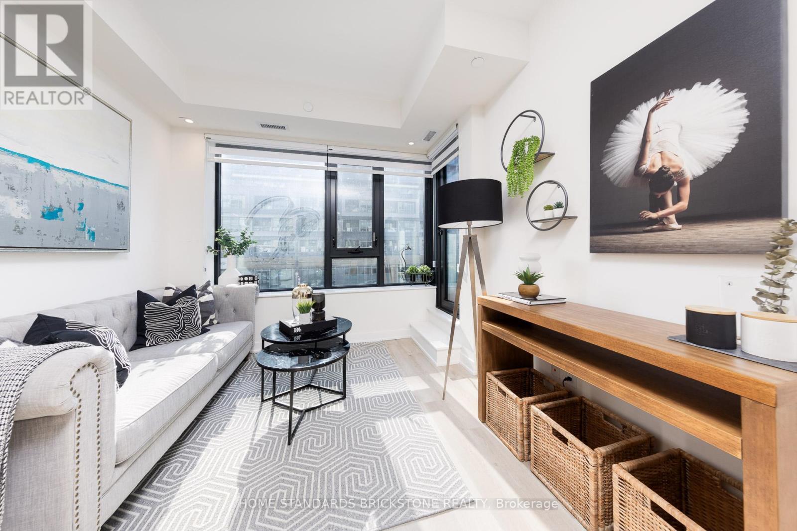 314 - 840 St Clair Avenue, Toronto, ON - Indoor