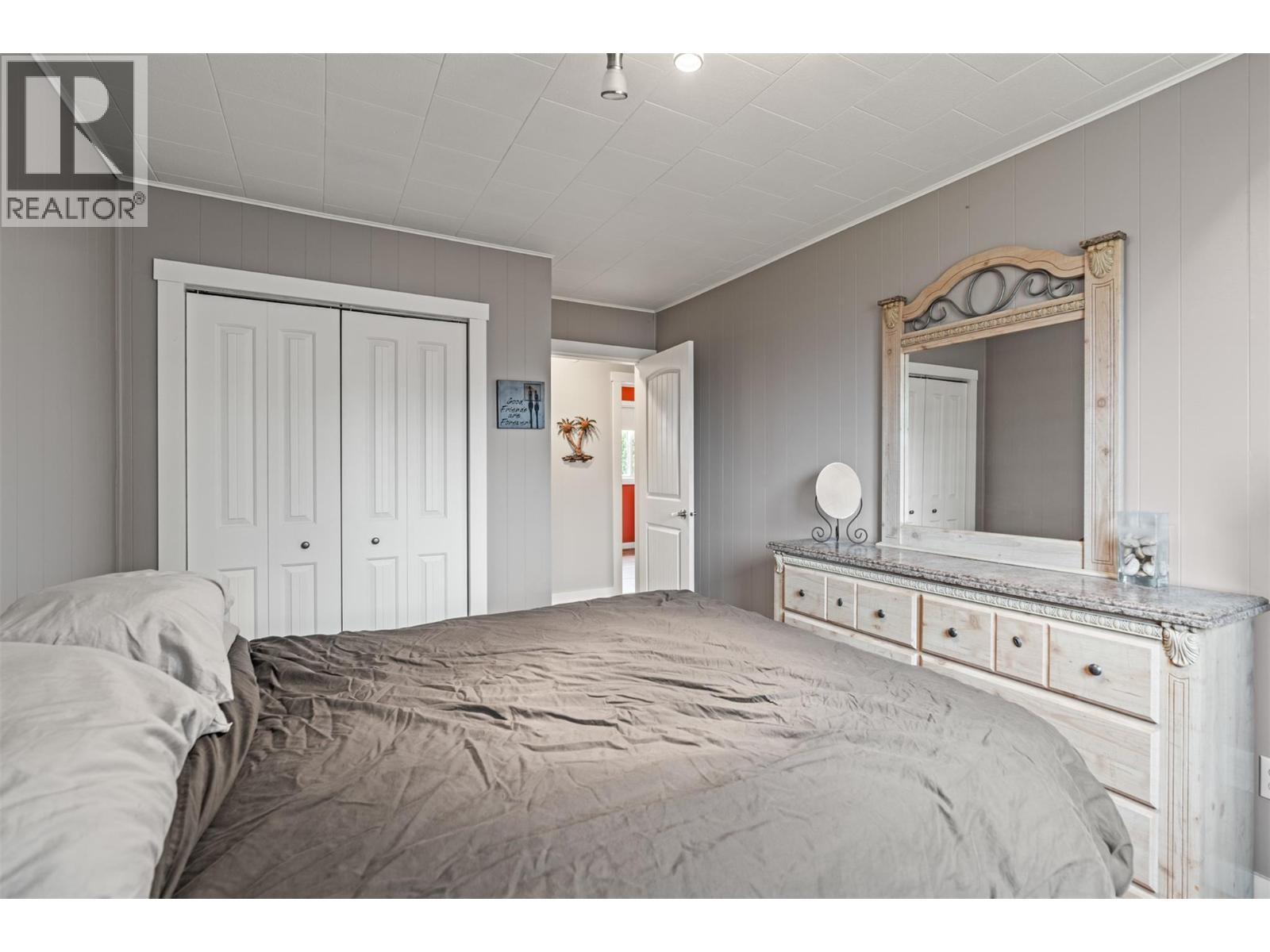 5207 Alain Road, Vernon, BC - Indoor Photo Showing Bedroom