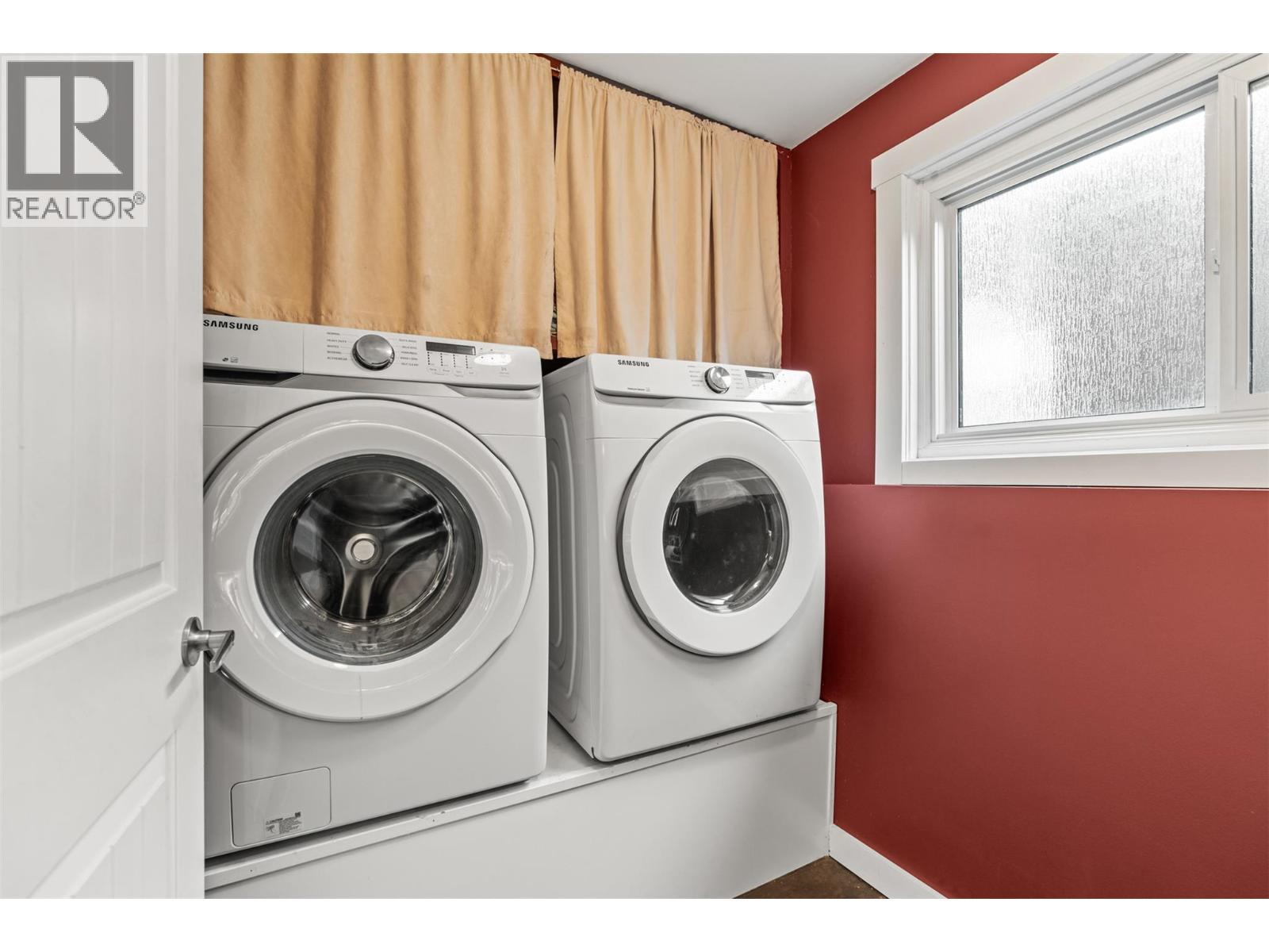 Lower Level Bath - 5207 Alain Road, Vernon, BC - Indoor Photo Showing Laundry Room