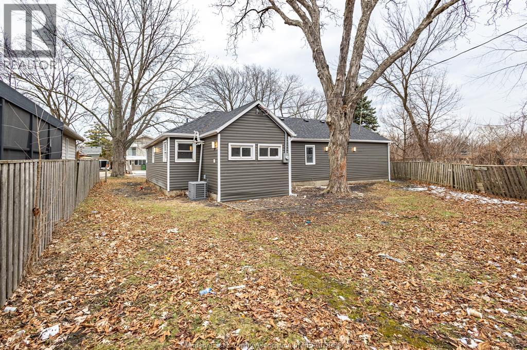 1179 Prado Place, Windsor, ON - Outdoor