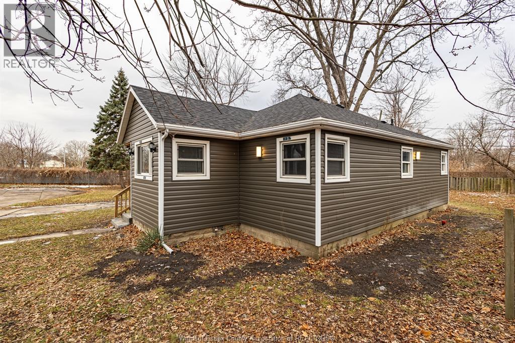 1179 Prado Place, Windsor, ON - Outdoor