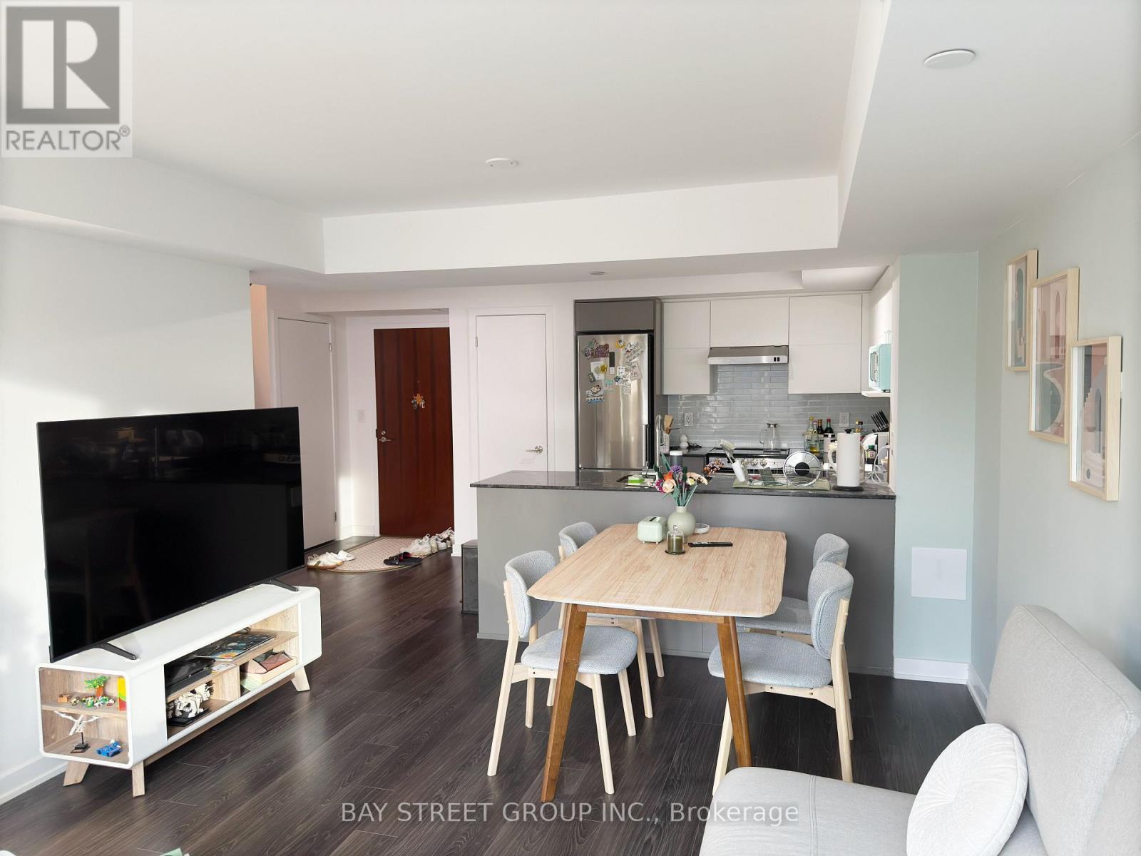 5 - 150 Flemington Road, Toronto, ON - Indoor Photo Showing Dining Room