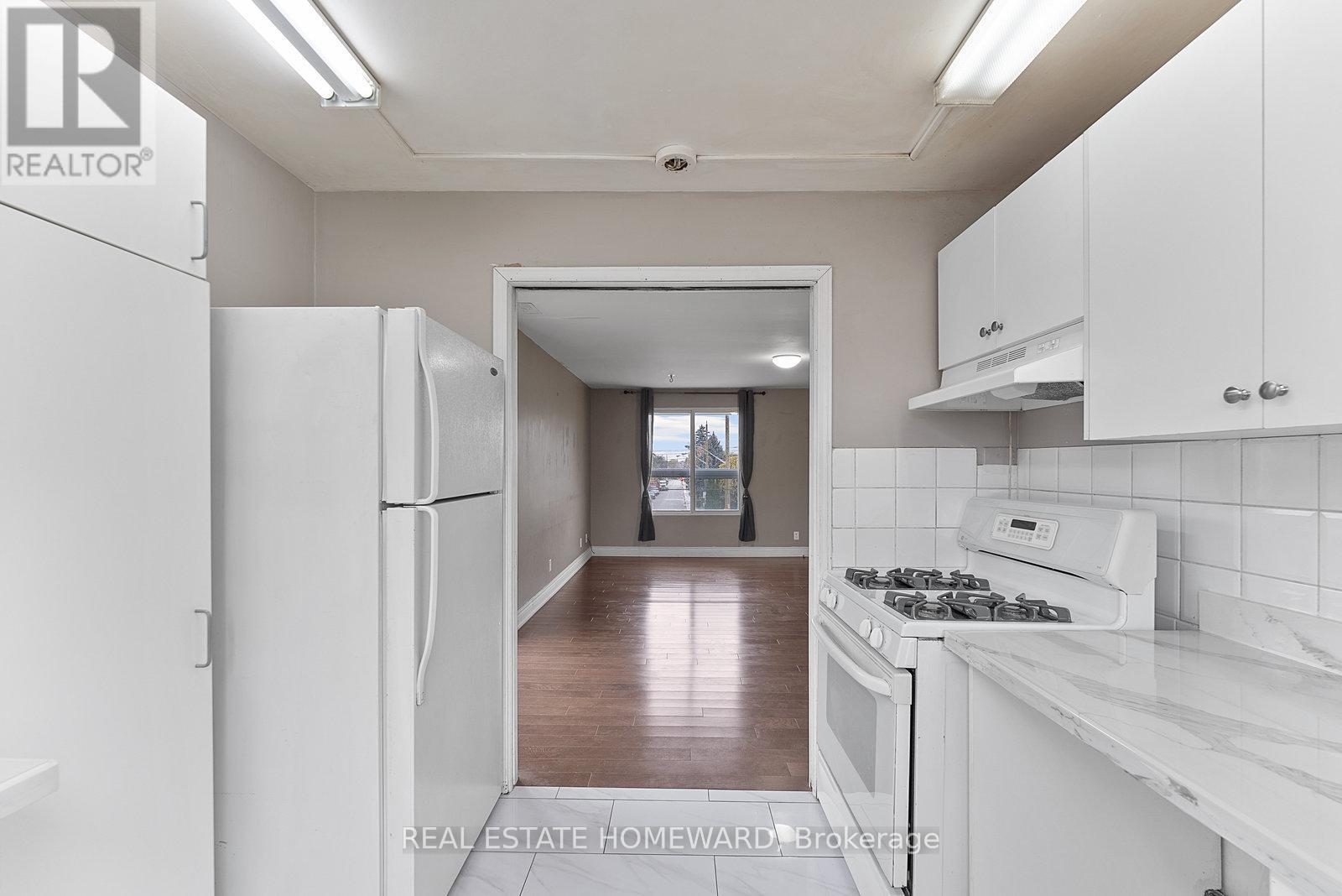 2Nd Floor - 983 Victoria Park Avenue, Toronto, ON - Indoor Photo Showing Kitchen