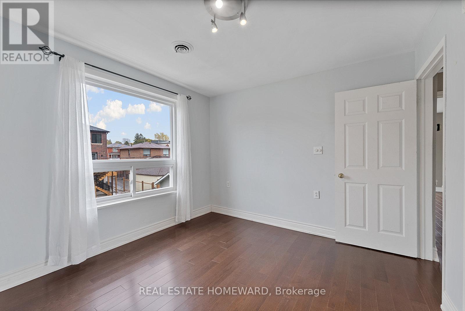 2Nd Floor - 983 Victoria Park Avenue, Toronto, ON - Indoor Photo Showing Other Room