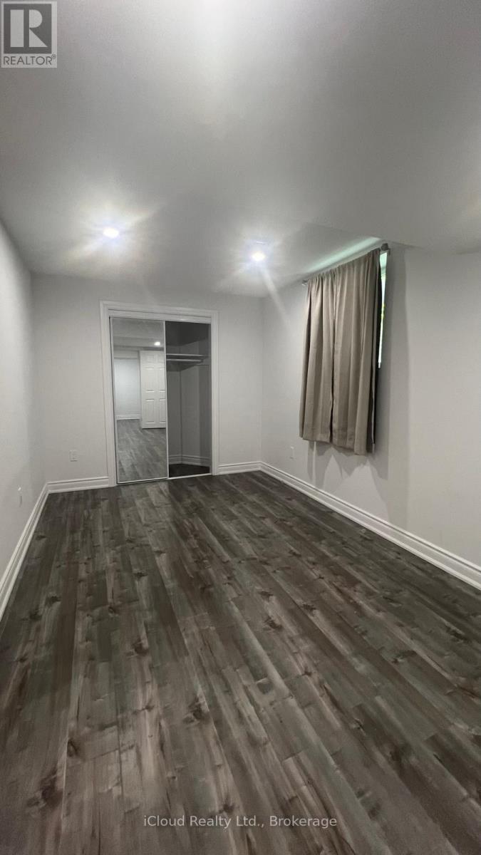 284 Landsborough Basment Avenue, Milton, ON - Indoor Photo Showing Other Room