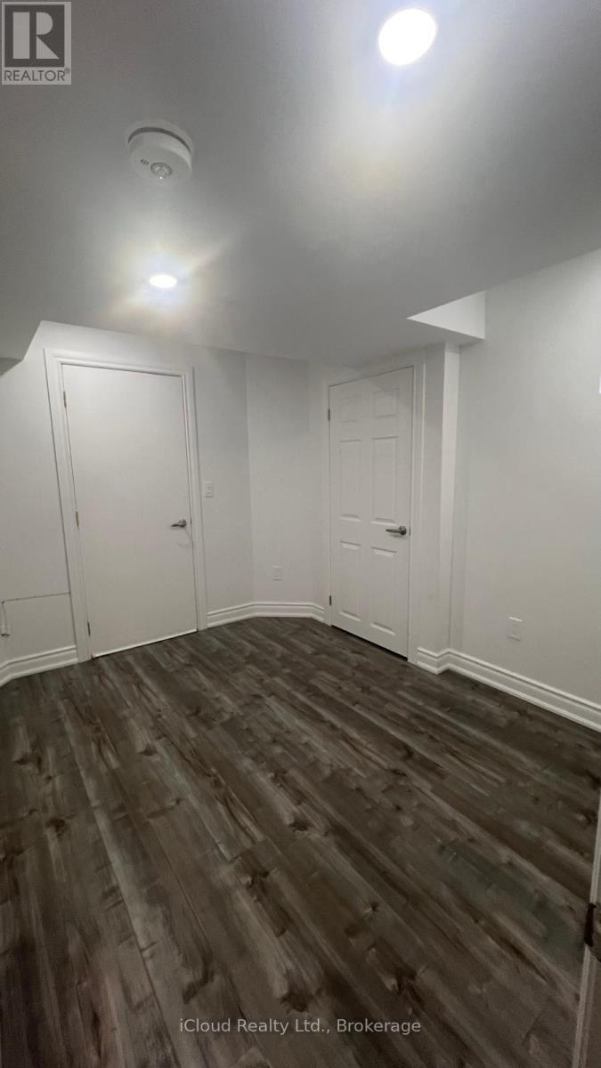 284 Landsborough Basment Avenue, Milton, ON - Indoor Photo Showing Other Room