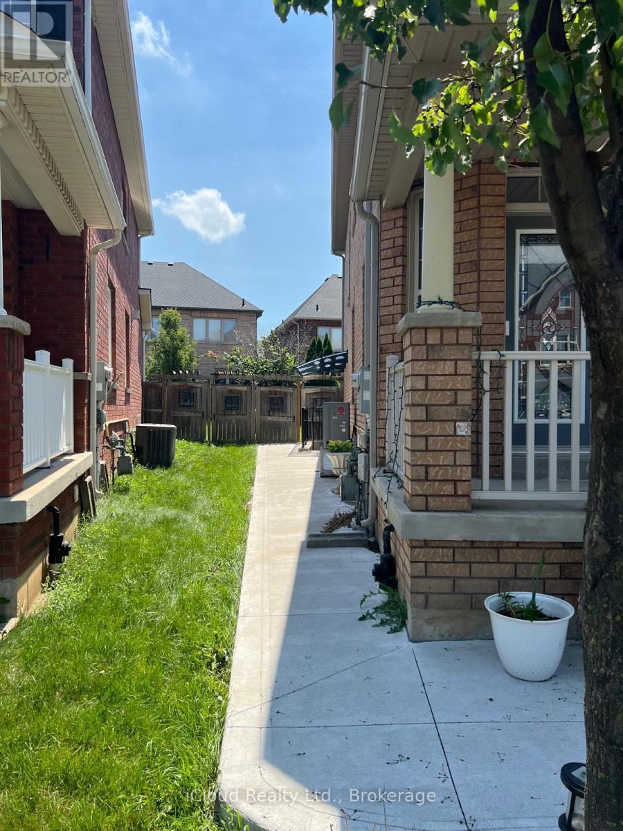 284 Landsborough Basment Avenue, Milton, ON - Outdoor