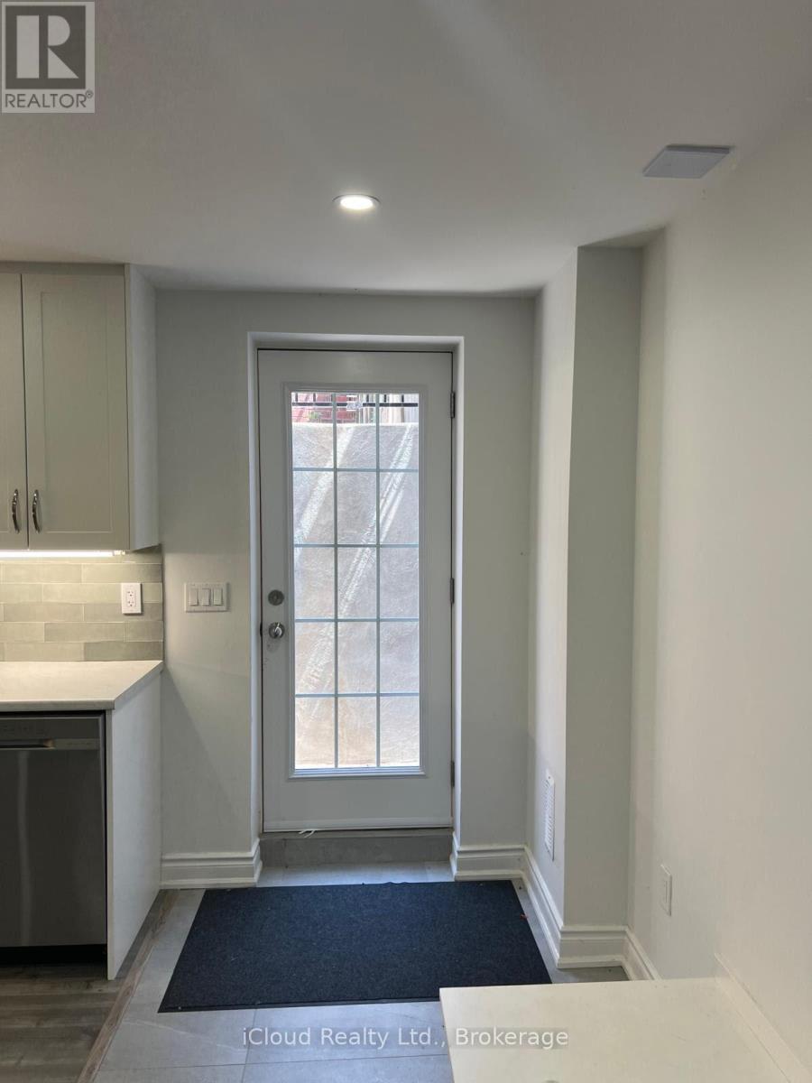 284 Landsborough Basment Avenue, Milton, ON - Indoor Photo Showing Other Room