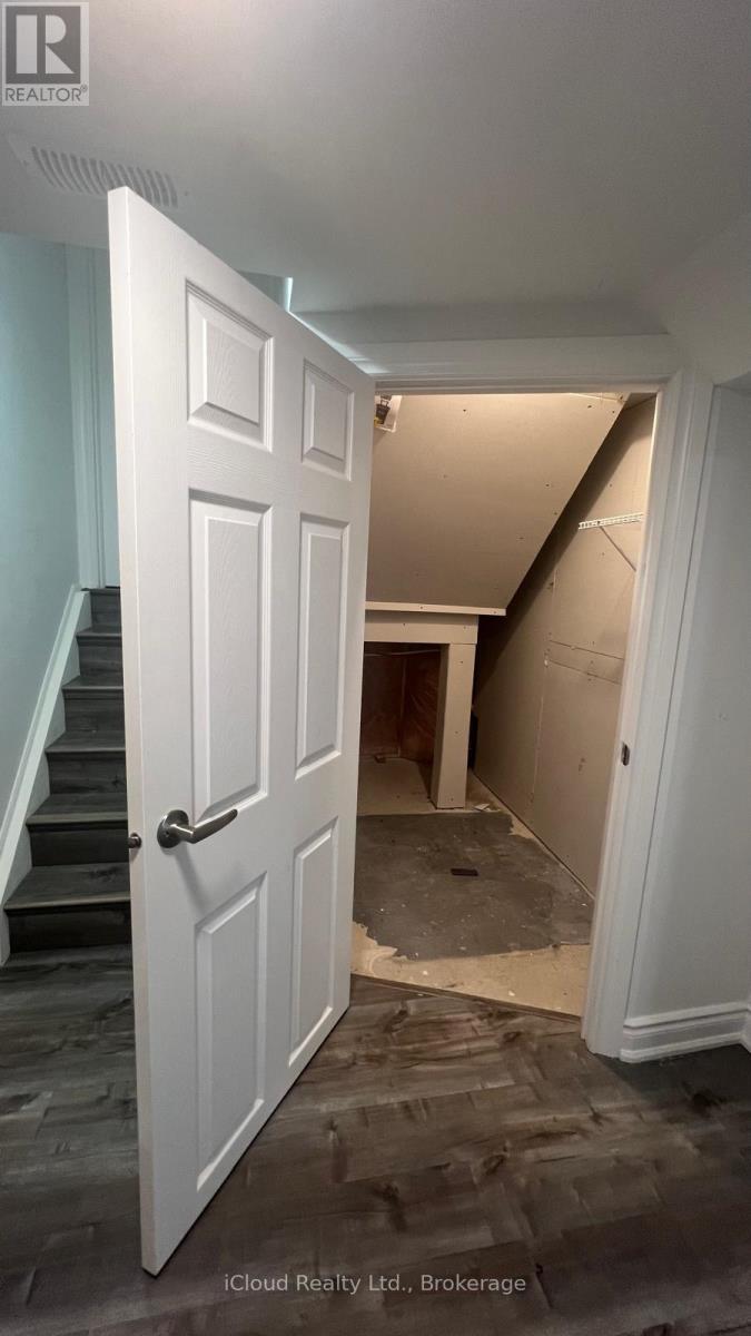 284 Landsborough Basment Avenue, Milton, ON - Indoor Photo Showing Other Room