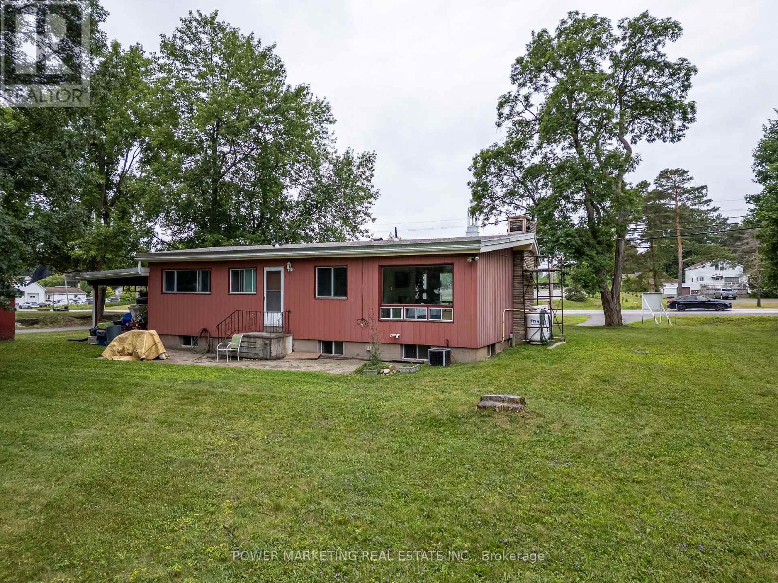 5329 Bank Street, Ottawa, ON - Outdoor