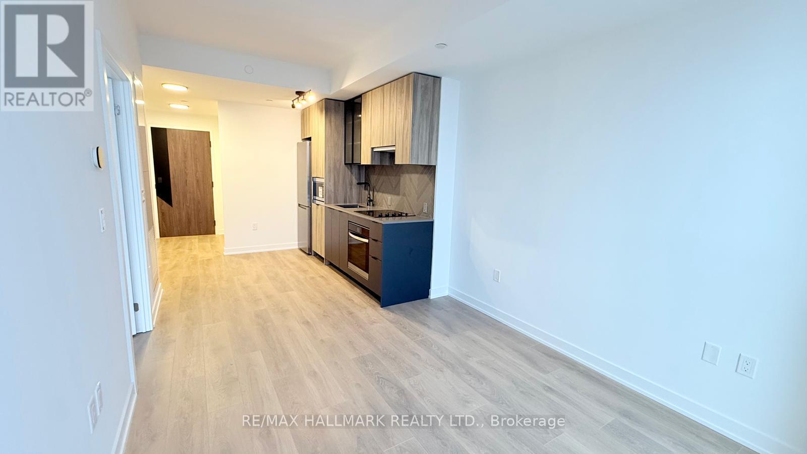 807 - 1037 The Queensway, Toronto, ON - Indoor Photo Showing Kitchen